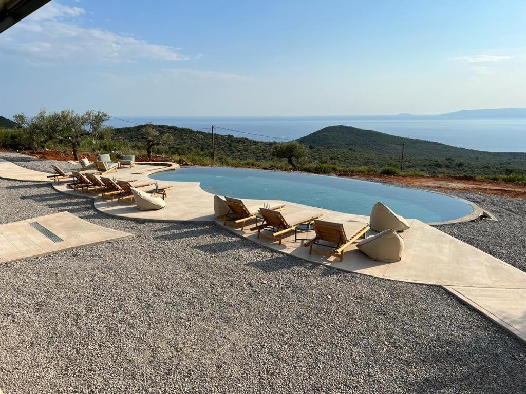 Zen Rocks Resort Kalianeika Esterno foto